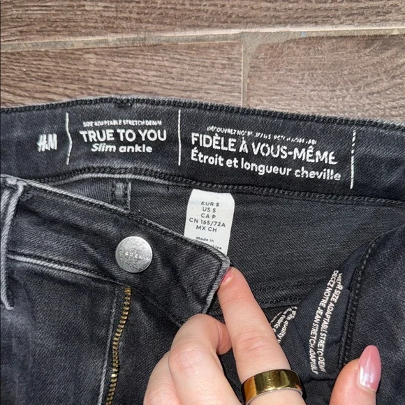 H&M Women's Black Slim Ankle Jeans - Picture 2 of 5